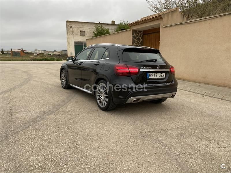 Usado Mercedes GLA220 177 CV (130 kW) 2017 Negro SUV