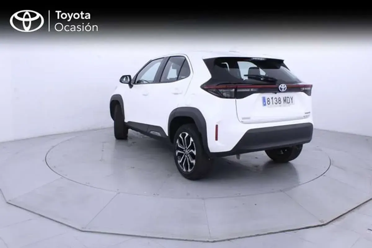 Usado Toyota Yaris Cross Active 116 CV (85 kW) 2023 Blanco SUV