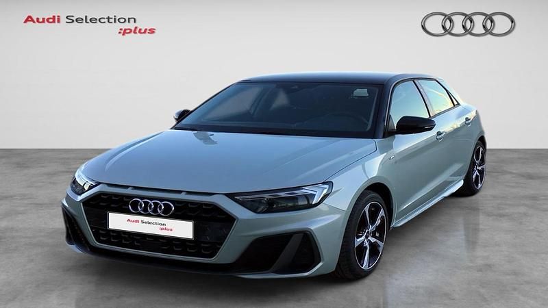 Plata rocío metalizado y techo negro mito metalizado Usado 2023 Audi A1 Sportback Utilitario | 25.400 € (Caro) - Imagen 1/4