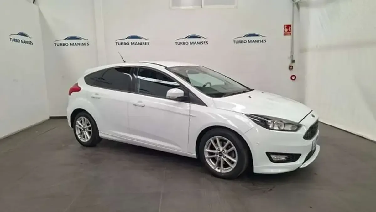 Usado Ford Focus Trend 125 CV (91 kW) 2018 Blanco Utilitario