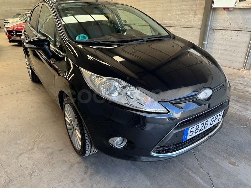 Usado Ford Fiesta Titanium 96 CV (70 kW) 2009 Negro Utilitario