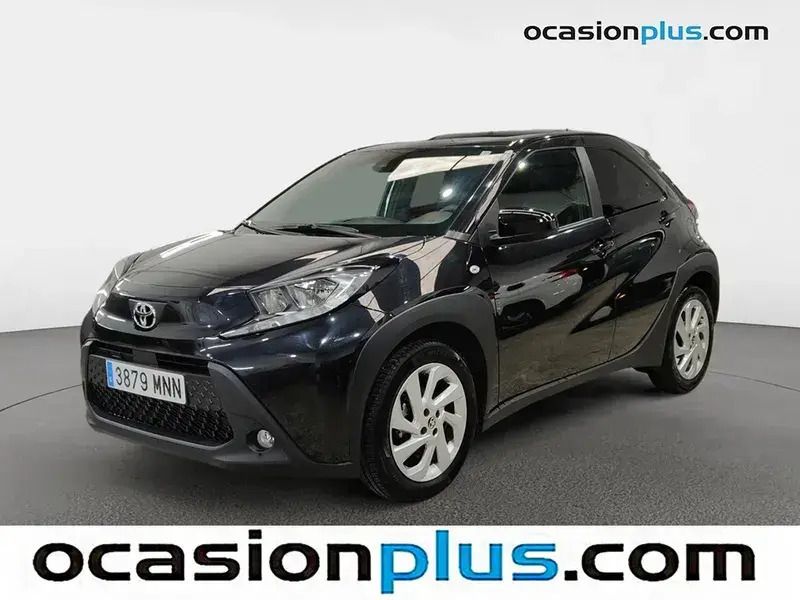 Negro Usado 2024 Toyota Aygo Play Utilitario | 14.864 € (Precio justo) - Imagen 1/4