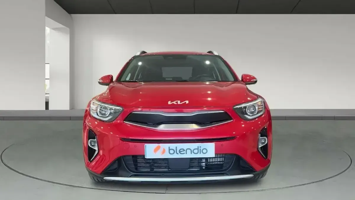Usado Kia Stonic 100 HP (73 kW) 2024 Vermelho SUV