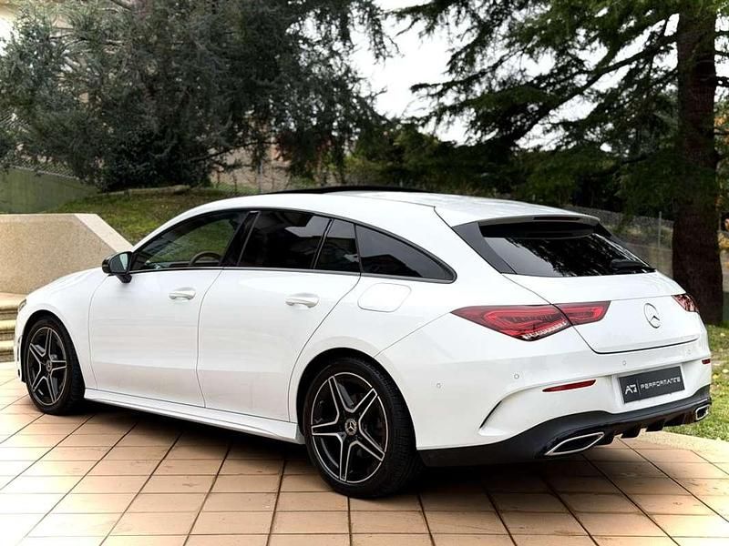 Usado Mercedes CLA220 Shooting Brake 190 CV (139 kW) 2021 Blanco Familiar