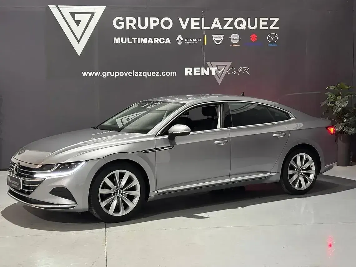 Usado VW Arteon Elegance 150 CV (110 kW) 2022 Gris Berlina