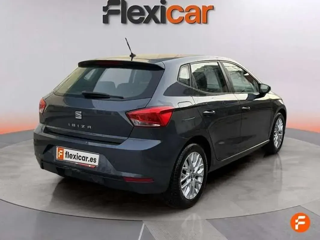 Usado Seat Ibiza Reference 80 CV (58 kW) 2019 Azul Utilitario