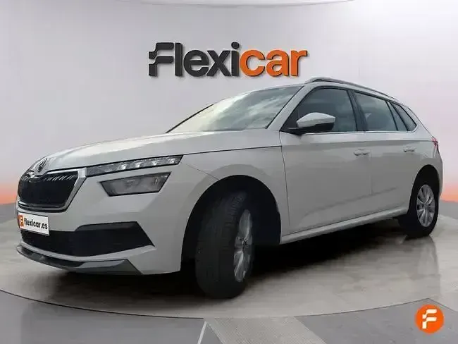 Usado Skoda Kamiq Ambition 110 CV (80 kW) 2021 Blanco SUV