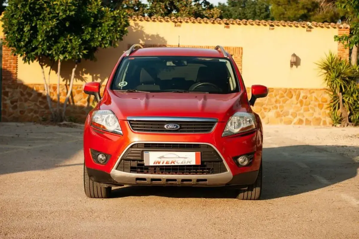 Usado Ford Kuga Trend 140 CV (102 kW) 2010 Naranja SUV