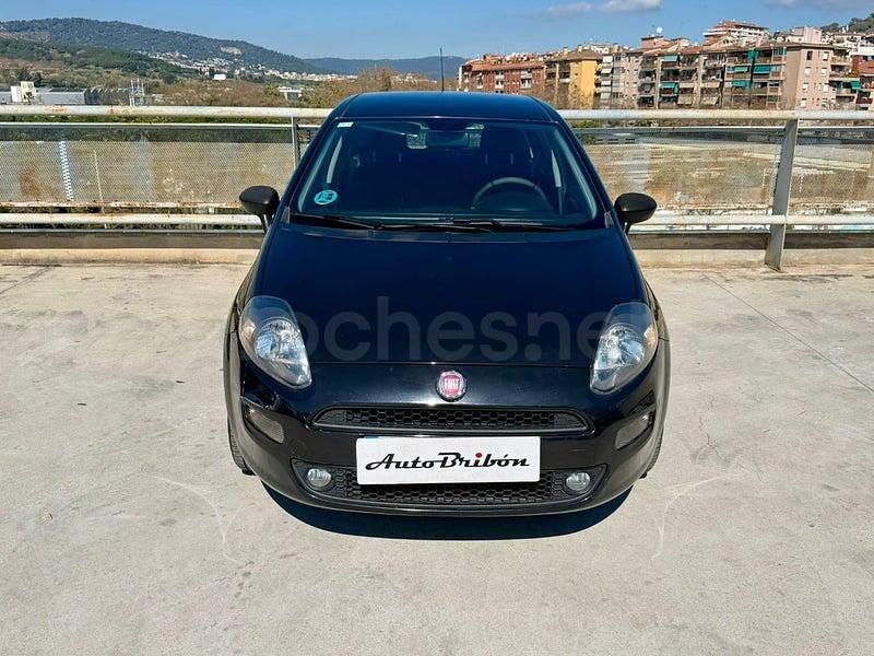 Usado Fiat Punto Easy 69 CV (50 kW) 2016 Negro Utilitario