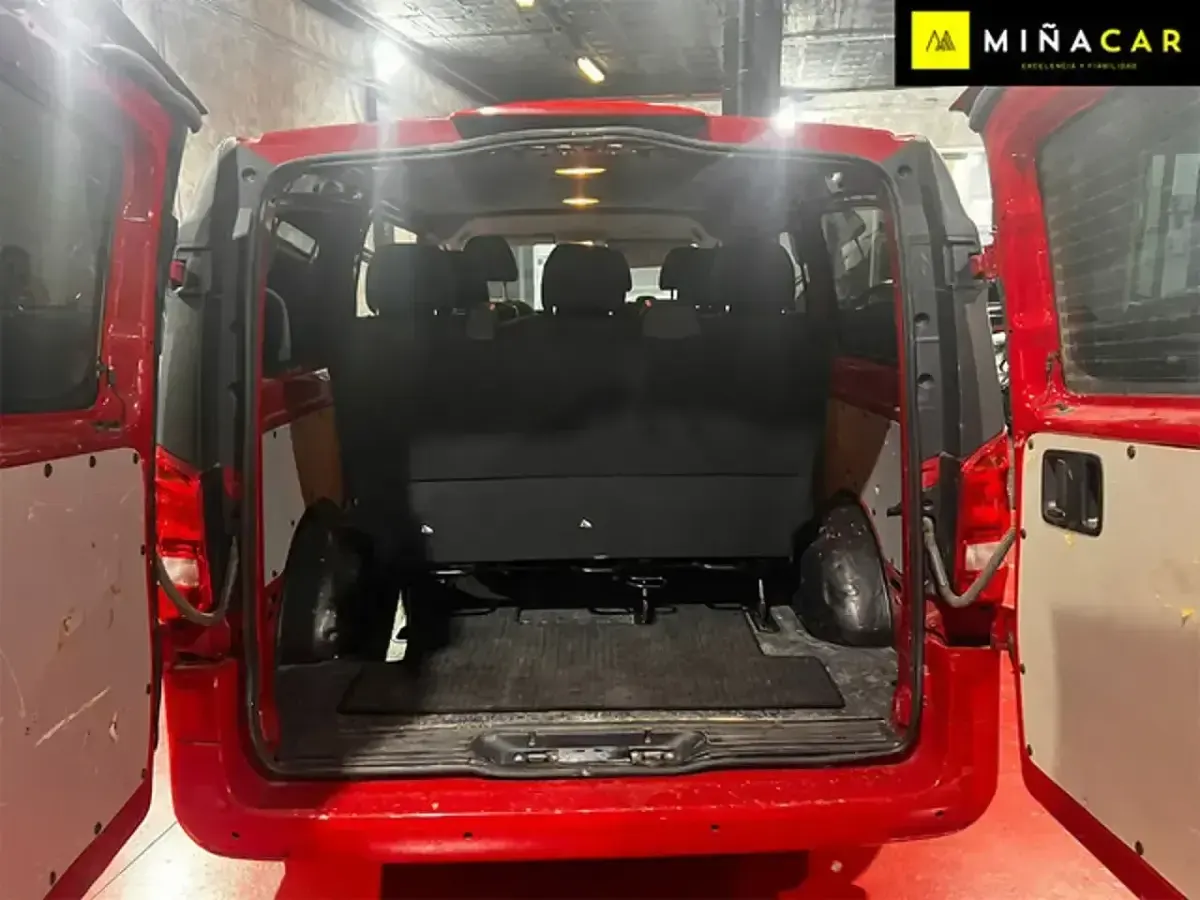 Usado Mercedes Vito 136 CV (100 kW) 2017 Rojo Van