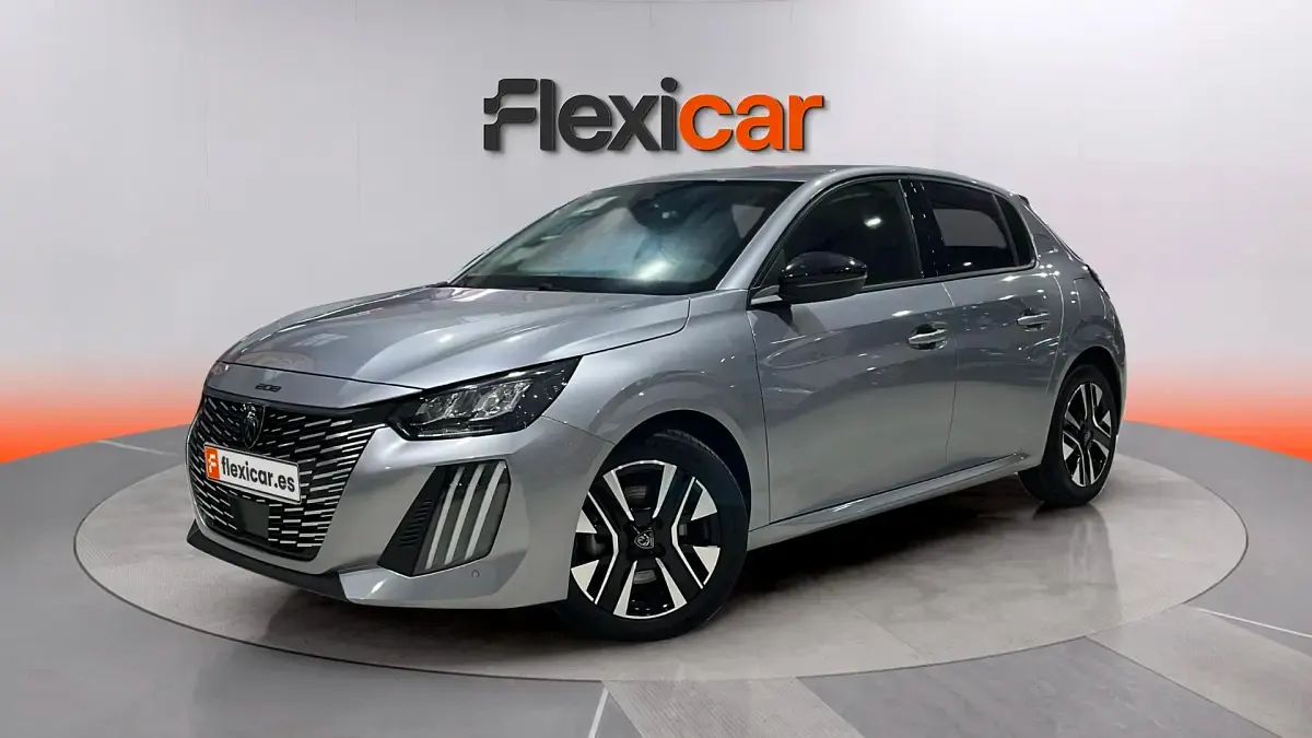 Usado Peugeot 208 Allure 101 CV (74 kW) 2025 Gris Utilitario