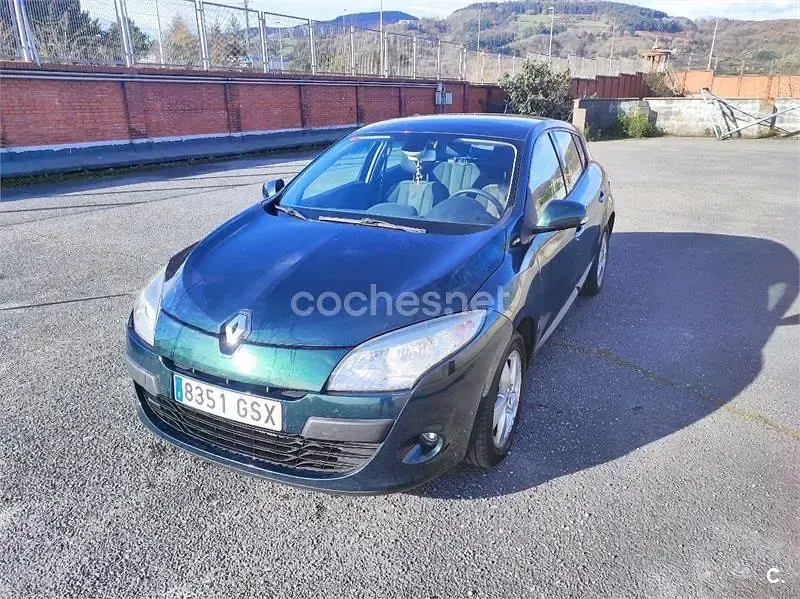 Usado Renault Mégane III Dynamique 105 CV (77 kW) 2010 Verde Berlina