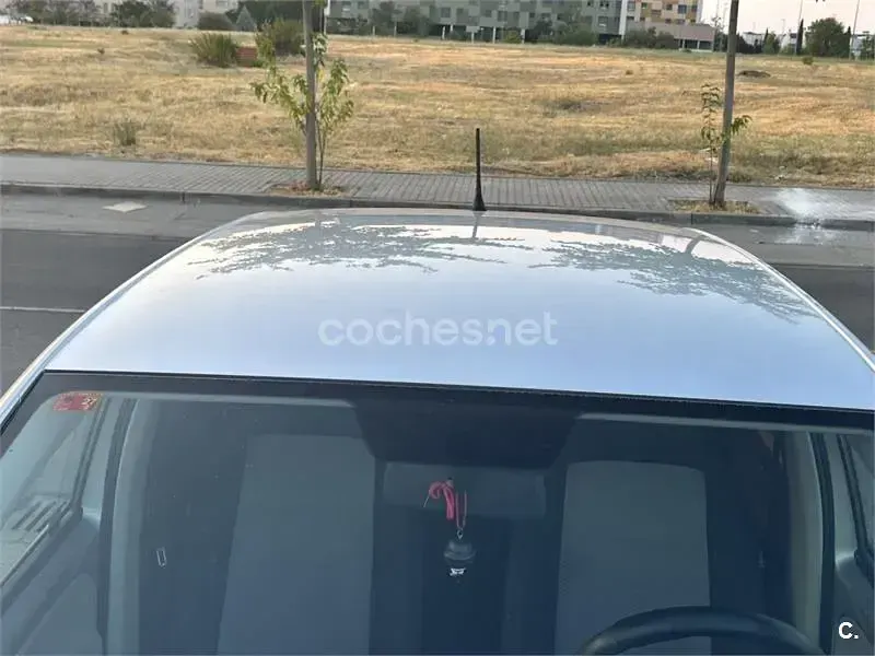 Usado Seat Mii Reference 60 CV (44 kW) 2015 Gris / plata Utilitario