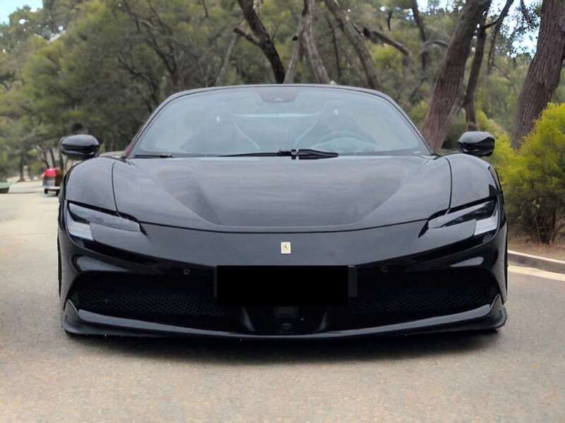 Negro Usado 2023 Ferrari SF90 Descapotable | 549.800 € - Imagen 1/3