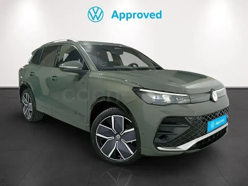 Usado VW Tiguan R-line 150 CV (110 kW) 2025 Verde SUV