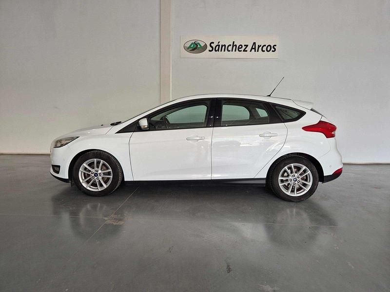 Usado Ford Focus Titanium 125 CV (91 kW) 2017 Blanco Berlina