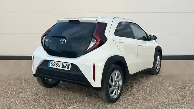 Usado Toyota Aygo Play 72 CV (52 kW) 2024 Blanco