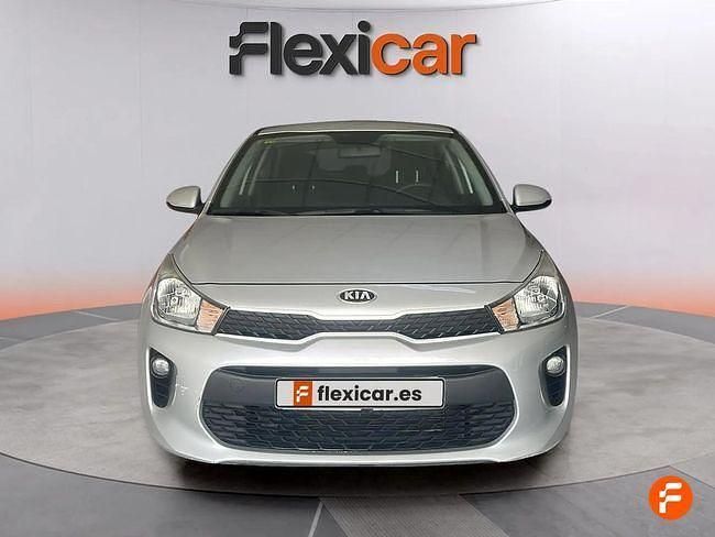 Usado Kia Rio 84 CV (61 kW) 2018 Gris Berlina