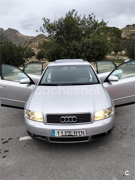 Usado Audi A4 165 CV (121 kW) 2002 Gris / plata Berlina