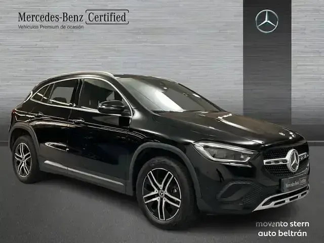 Usado Mercedes GLA180 136 CV (100 kW) 2022 Negro SUV
