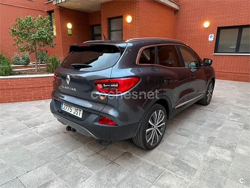 Usado Renault Kadjar Zen 130 CV (95 kW) 2016 Gris / plata SUV