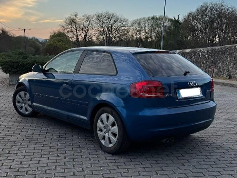 Usado Audi A3 Ambition 105 CV (77 kW) 2010 Azul Utilitario
