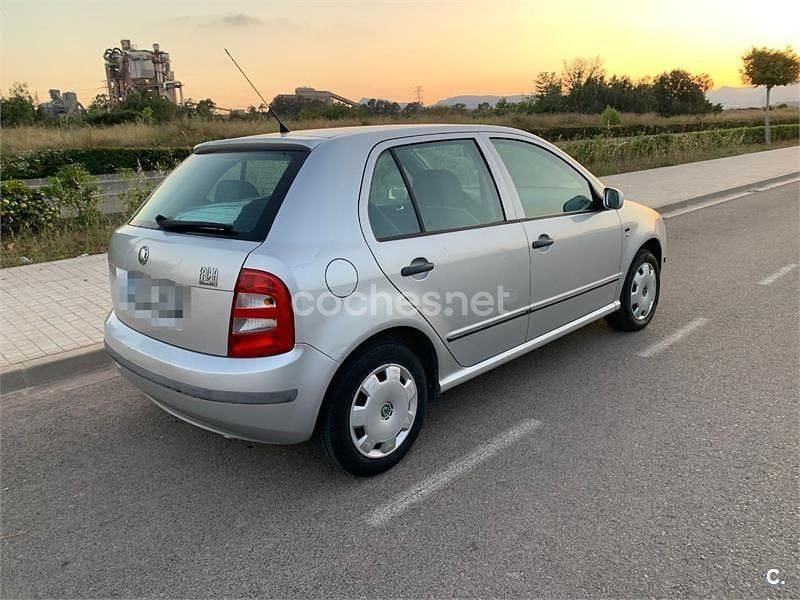 Brugt Skoda Fabia Comfort 64 HK (47 kW) 2000 Grå Sedan