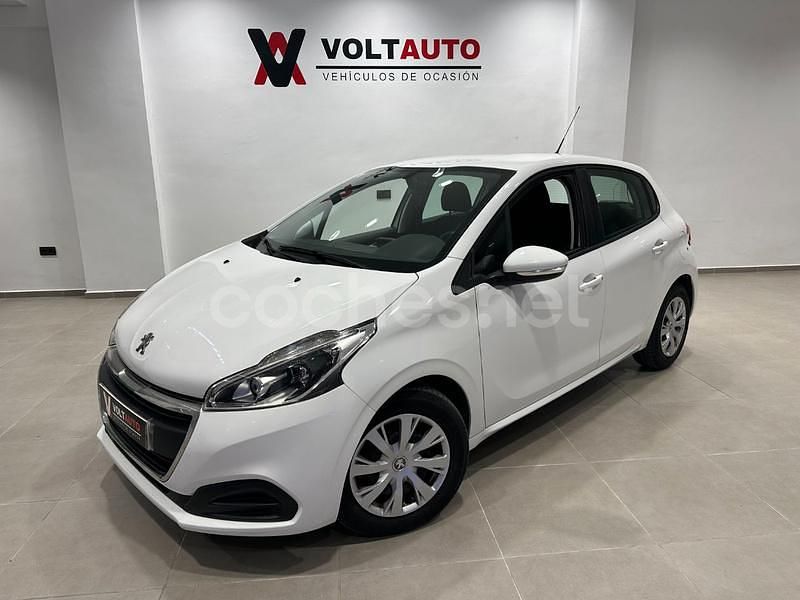 Blanco Usado 2019 Peugeot 208 Active Utilitario | 8960 € (Super precio) - Imagen 1/4