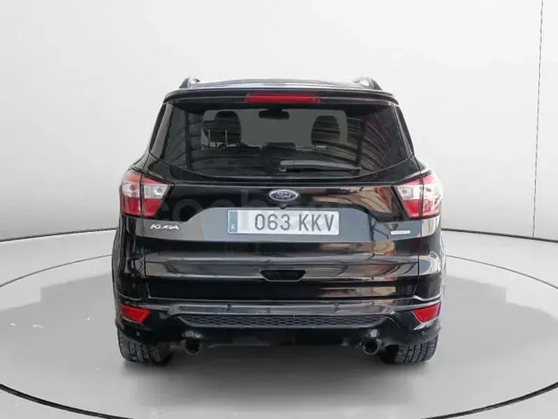 Usado Ford Kuga ST-Line 150 CV (110 kW) 2018 Negro SUV