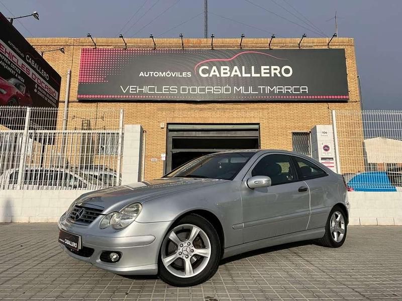 Gris Usado 2004 Mercedes C180 Classic Coupe | 7990 € (Caro) - Imagen 1/4