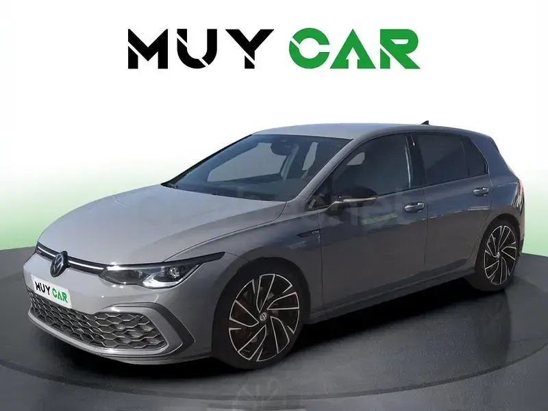 Usado VW Golf VIII GTI 245 CV (180 kW) 2022 Gris / plata Berlina
