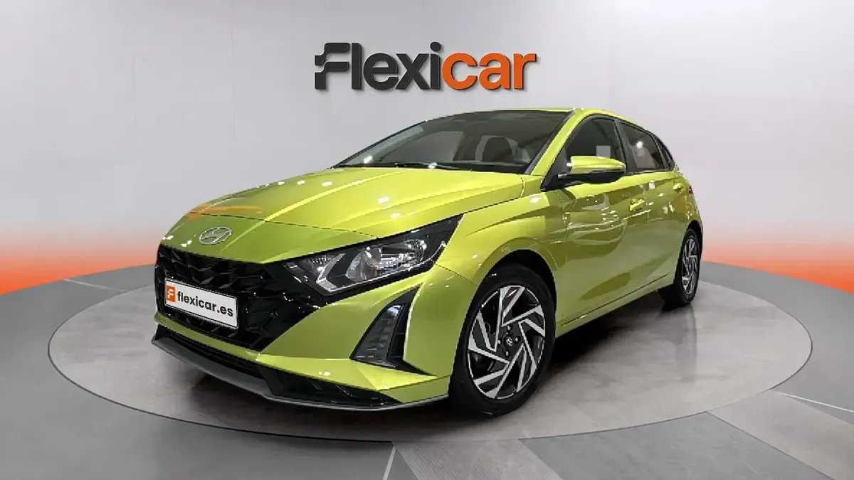 Usado Hyundai i20 101 CV (74 kW) 2024 Verde Utilitario