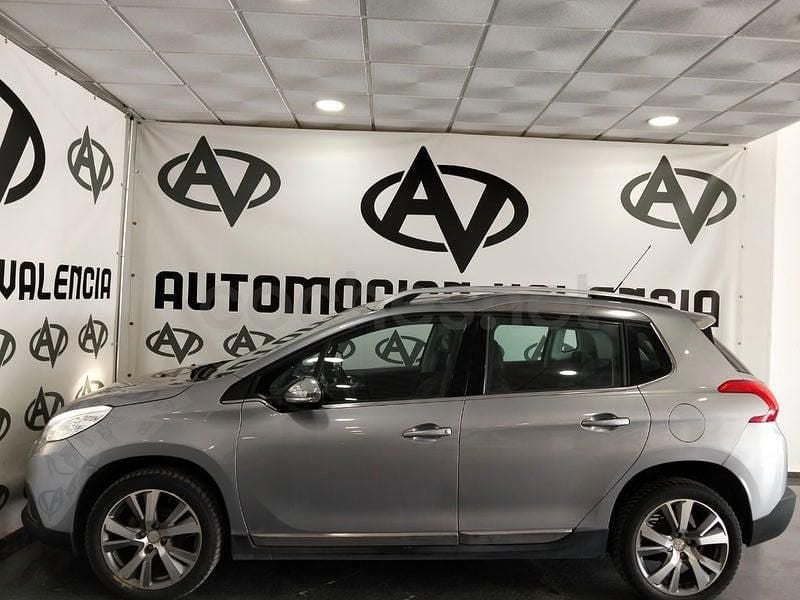 Usado Peugeot 2008 Active 92 CV (67 kW) 2015 Gris / plata SUV