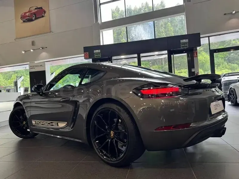Usado Porsche 718 Cayman 300 CV (220 kW) 2024 Gris / plata Coupe