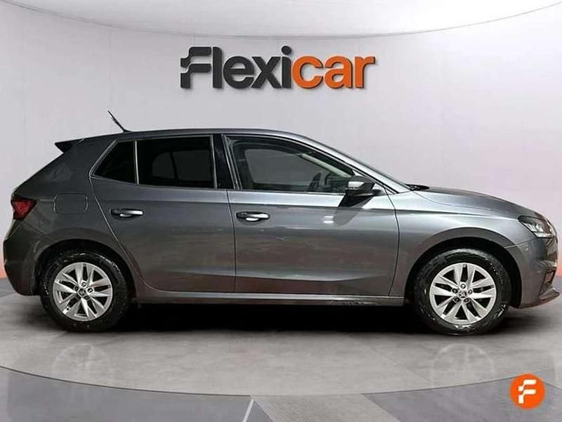 Usado Skoda Fabia Selection 95 CV (69 kW) 2024 Gris Utilitario