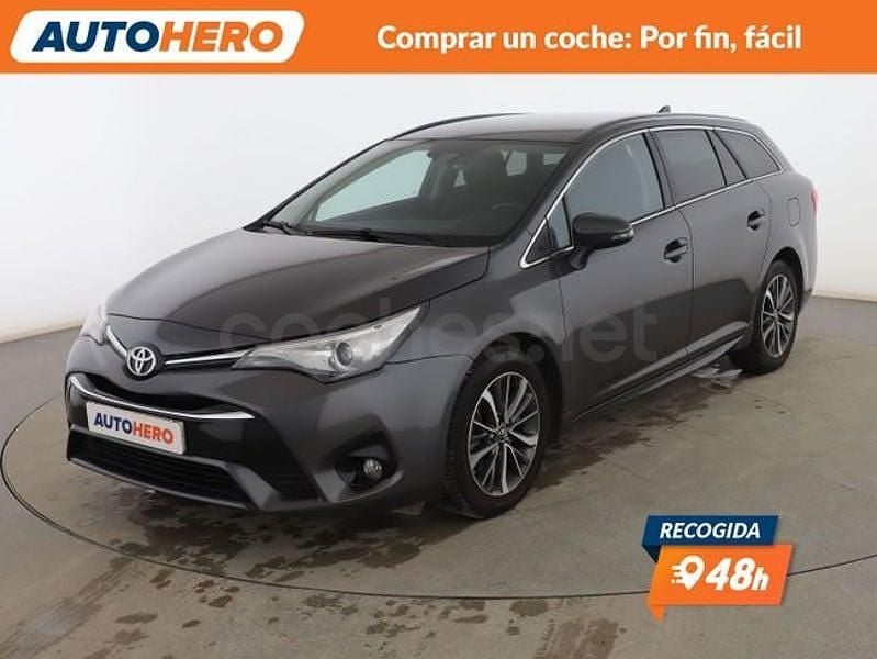 Usado Toyota Avensis Advance 143 CV (105 kW) 2016 Gris Familiar