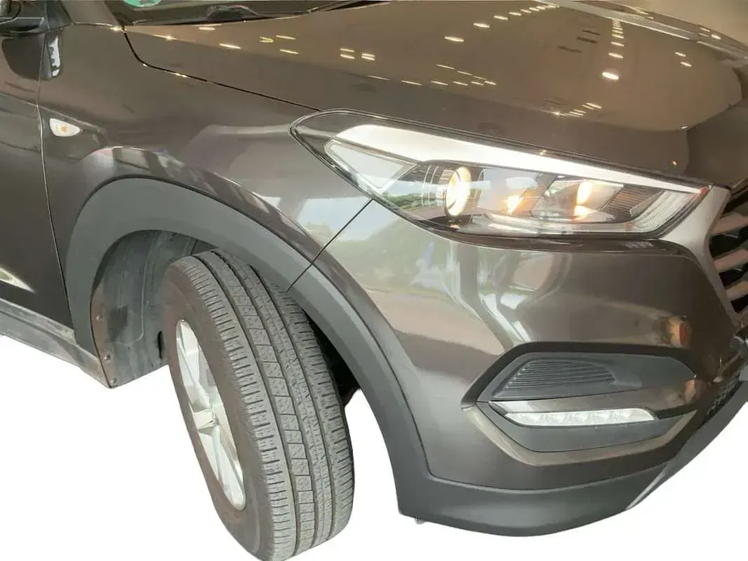 Usado Hyundai Tucson 115 CV (84 kW) 2016 Gris SUV