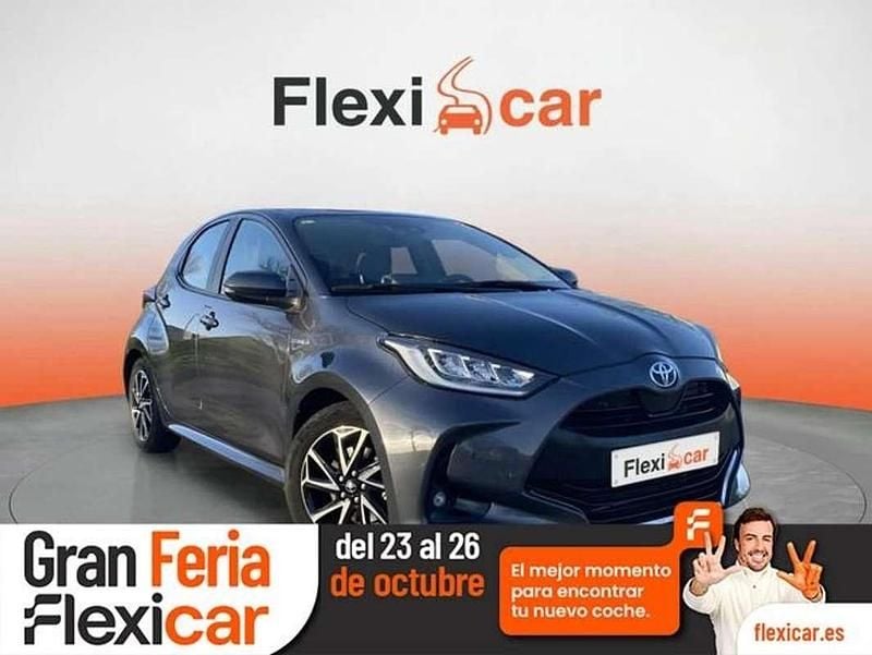 Gris Usado 2023 Toyota Yaris Hybrid Active Utilitario | 17.790 € (Super precio) - Imagen 1/4