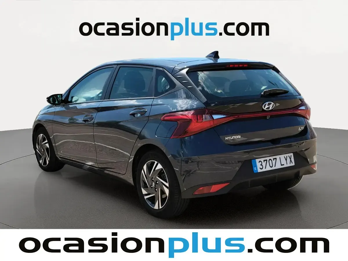 Usado Hyundai i20 100 CV (73 kW) 2022 Gris Utilitario