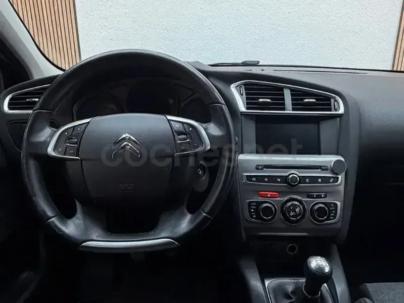 Usado Citroën C4 Live 99 CV (72 kW) 2016 Negro Berlina
