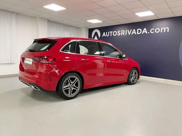 Usado Mercedes B200 150 CV (110 kW) 2020 Designo1) rojo patagonia metalizado Utilitario