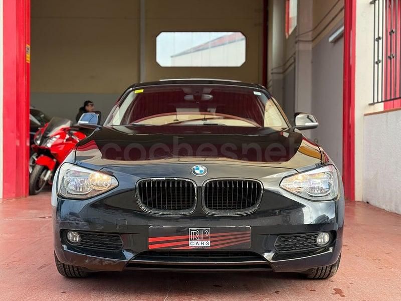 Usado BMW 118 Sport Line 143 CV (105 kW) 2014 Negro Utilitario