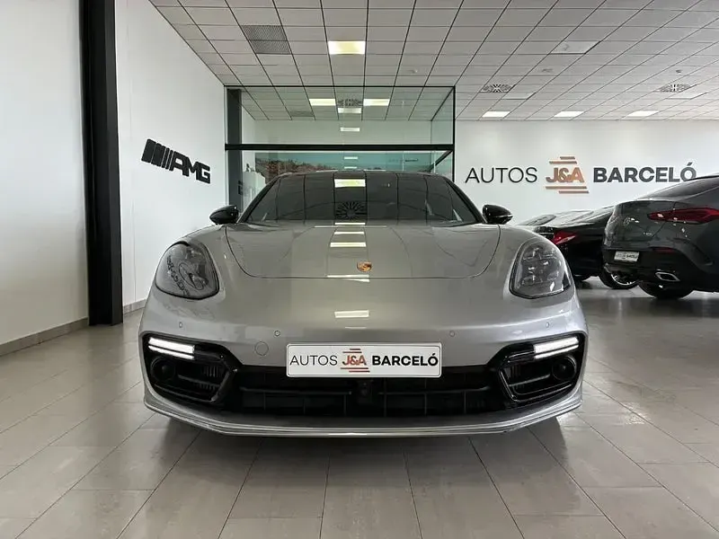 Usado Porsche Panamera Turbo S Executive 700 CV (514 kW) 2021 Gris / plata Utilitario