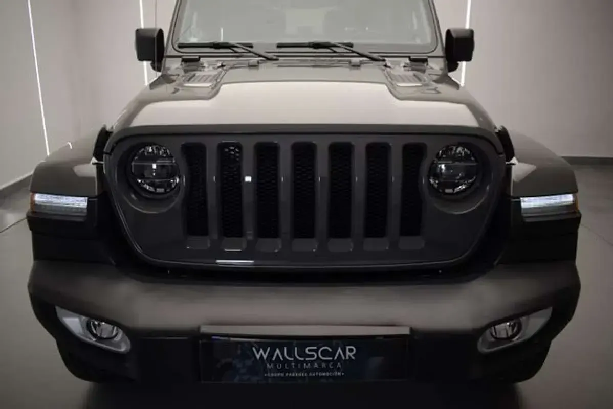 Usado Jeep Wrangler Sahara 200 CV (147 kW) 2021 Gris SUV