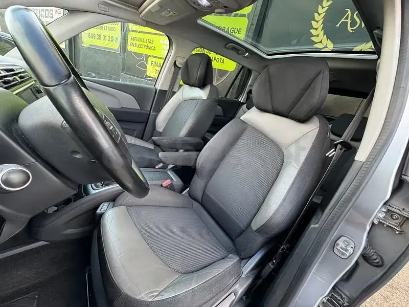Usado Citroën Grand C4 Picasso Shine 150 CV (110 kW) 2017 Gris / plata Monovolumen