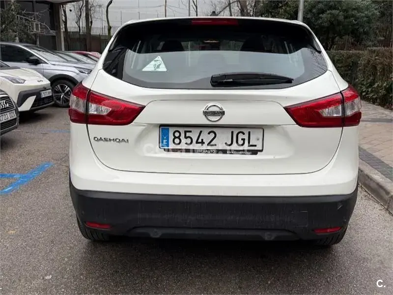 Begagnad Nissan Qashqai Acenta 115 HK (84 kW) 2015 Vit SUV