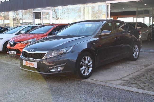 Usado Kia Optima 136 CV (100 kW) 2013 Negro Berlina