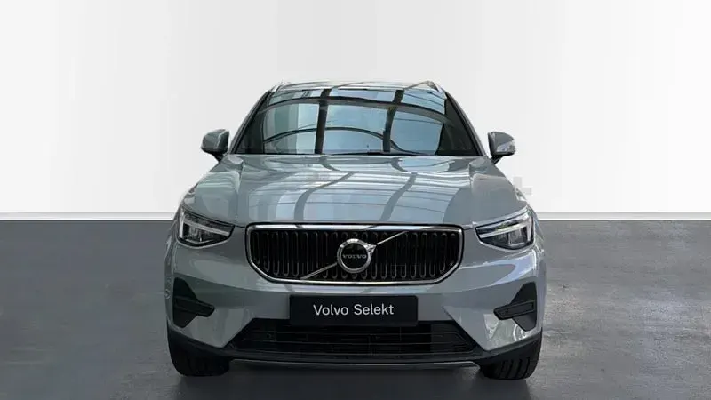Usado Volvo XC40 Core 163 CV (119 kW) 2025 Gris / plata SUV