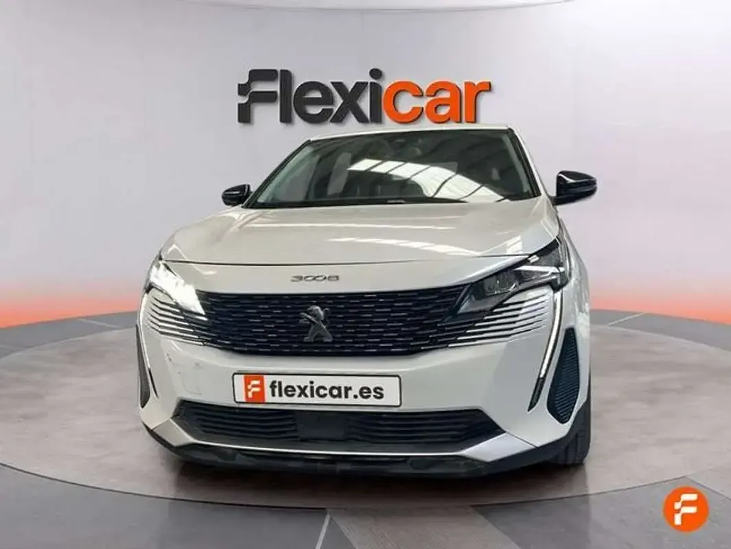 Usado Peugeot 3008 Allure 131 CV (96 kW) 2022 Blanco SUV