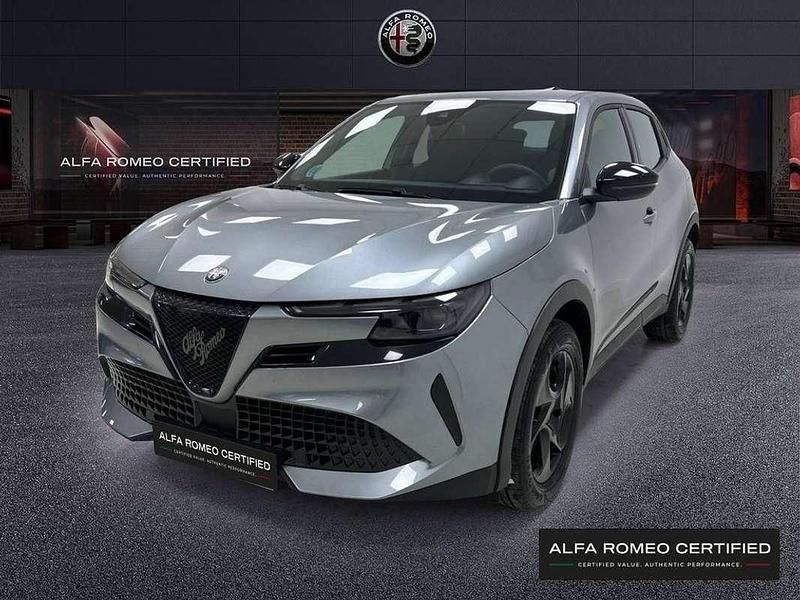 Usado Alfa Romeo Junior 147 CV (108 kW) 2025 Gris SUV